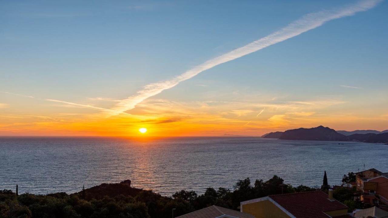 Dielino Amazing Sunset View Apartment Pentati